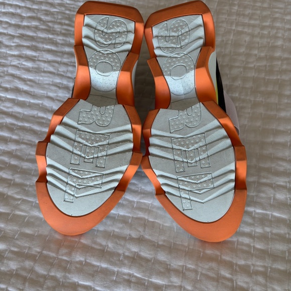 Sorel Slip On Trainers - Picture 2 of 6